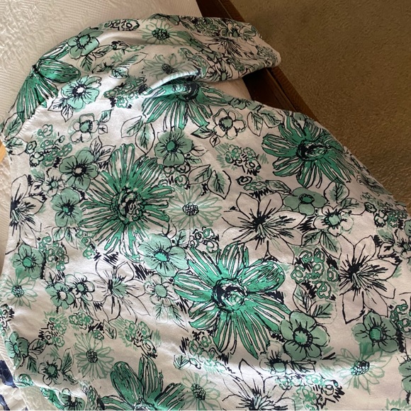 Van Heusen - Picture 5 of 5